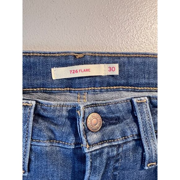 Levi's Jeans High Rise Flare 726 Medium Wash Denim Boho Western Casual Trendy - Picture 6 of 8